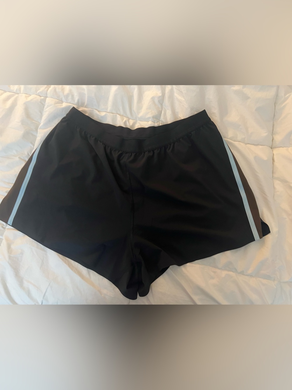 Lululemon High rise split short 3”
